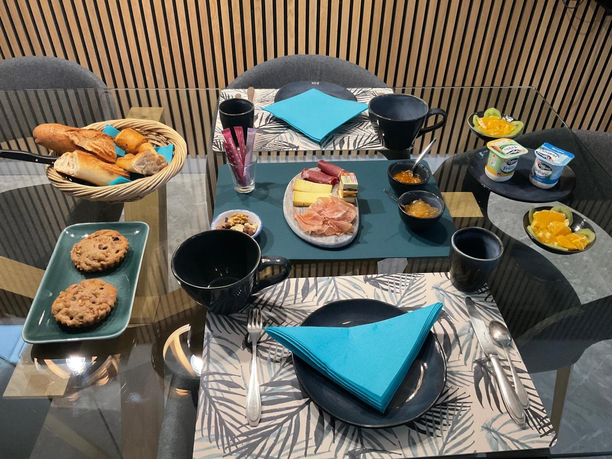 法国，艾克斯莱班La Mansarde住宿加早餐酒店- 立即预订，2025年价格